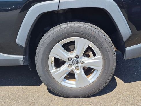 Used 2019 Toyota RAV4 XLE AWD/4WD image 19
