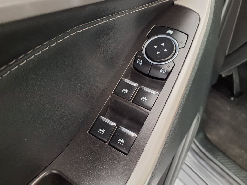 Used 2024 Ford Explorer XLT w/ Equipment Group 202A RWD image 4