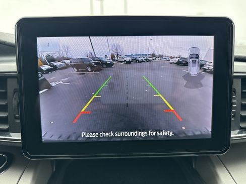 Used 2022 Ford Explorer XLT w/ Equipment Group 202A image 28