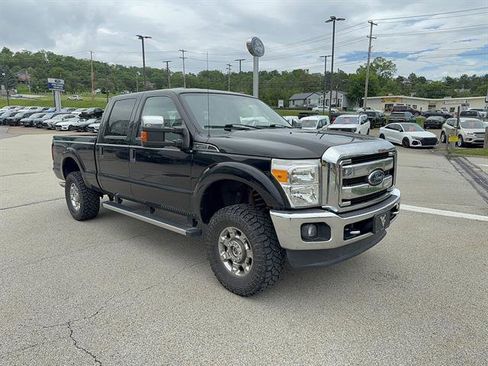 Used 2016 Ford F250 XLT w/ XLT Premium Package AWD/4WD image 4