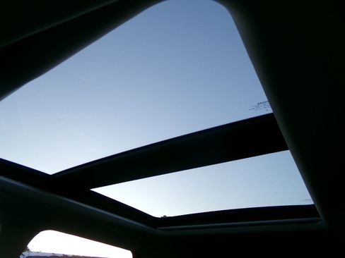 Used 2023 Nissan Rogue SL image 41