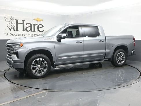 Used 2025 Chevrolet Silverado 1500 High Country w/ Z71 Off-Road Package AWD/4WD image 31