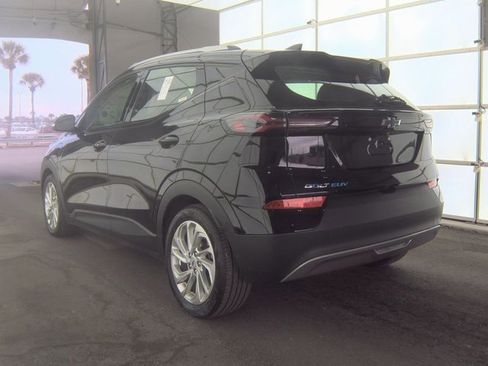 Used 2023 Chevrolet Bolt EUV LT image 4
