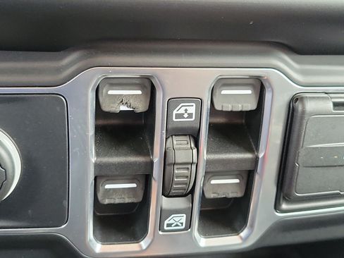 Used 2020 Jeep Gladiator Sport w/ Quick Order Package 24S AWD/4WD image 21