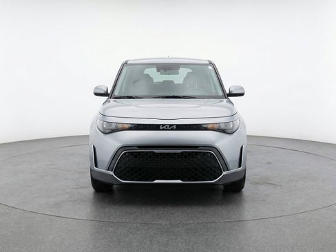 Used 2025 Kia Soul LX w/ LX Technology Package FWD image 2