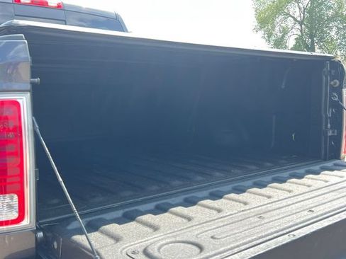 Used 2016 RAM 1500 Laramie AWD/4WD image 8