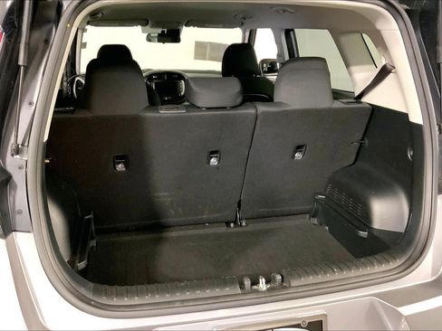 Certified 2025 Kia Soul LX w/ LX Technology Package FWD image 4