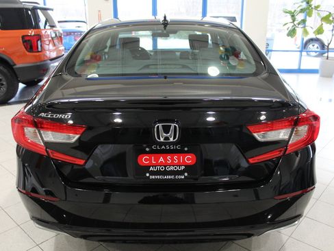 Used 2019 Honda Accord LX image 6