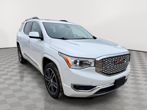 Used 2017 GMC Acadia Denali w/ Technology Package AWD/4WD image 9