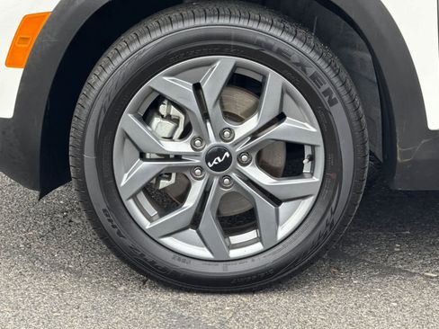 Used 2024 Kia Seltos LX image 29