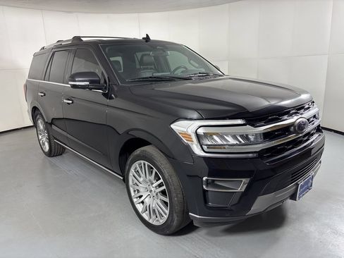 Used 2024 Ford Expedition Limited AWD/4WD image 2