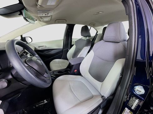 Used 2022 Toyota Corolla LE image 11