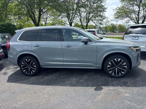 Used 2026 Volvo XC90 B6 Plus w/ Protection Package Premier AWD/4WD image 4