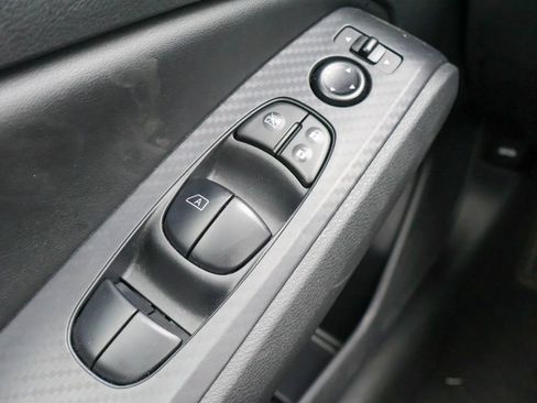 Used 2025 Nissan Altima 2.5 SV FWD image 18