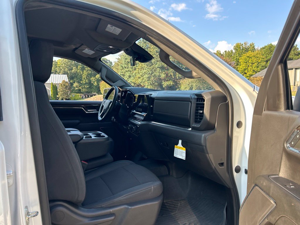 Used 2024 Chevrolet Silverado 1500 RST AWD/4WD image 43