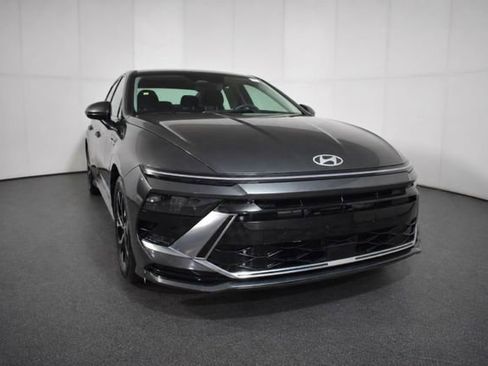 Used 2025 Hyundai Sonata SEL FWD image 3