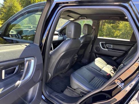 Used 2017 Land Rover Discovery Sport HSE Luxury image 10