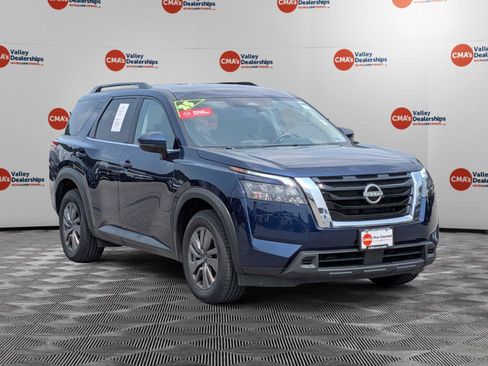 Used 2025 Nissan Pathfinder SV AWD/4WD image 3