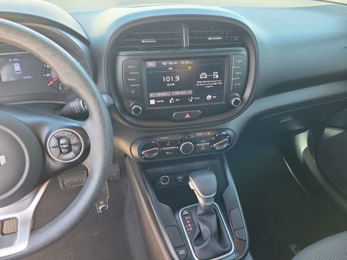 Used 2022 Kia Soul LX w/ Technology Package FWD image 20
