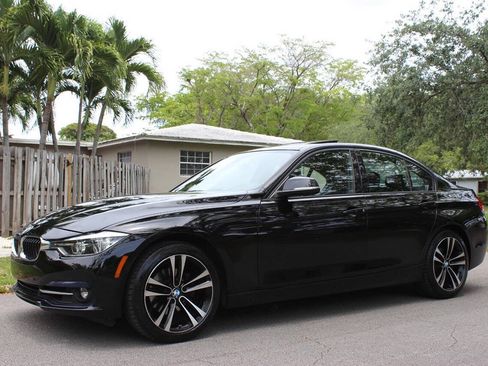 Used 2018 BMW 330i Sedan w/ Convenience Package RWD image 3