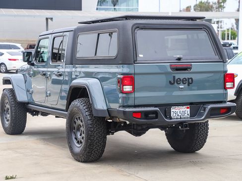 Used 2025 Jeep Gladiator Sport AWD/4WD image 8