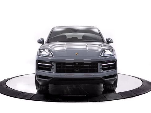 Certified 2026 Porsche Cayenne AWD/4WD image 10