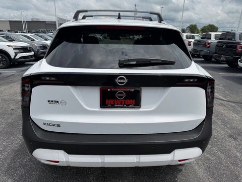 New 2026 Nissan Kicks SV w/ Cold Weather Package FWD image 34