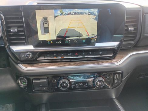 Used 2022 Chevrolet Silverado 1500 LT Trail Boss w/ LT Trail Boss Premium Package image 20