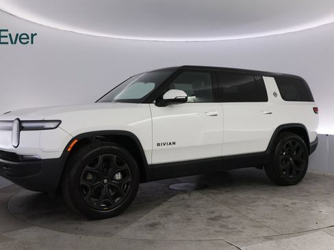 Used 2025 Rivian R1S Adventure AWD/4WD image 18