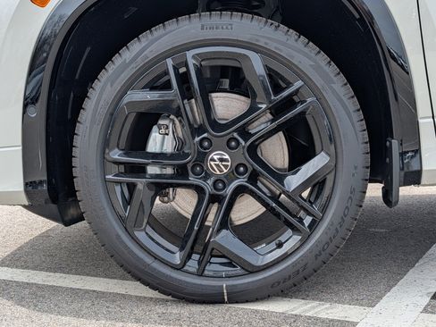 New 2026 Volkswagen Tiguan SE R-Line AWD/4WD image 4