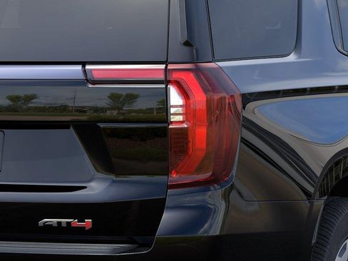 New 2026 GMC Yukon AT4 Ultimate w/ LPO, Floor Liner Package AWD/4WD image 11