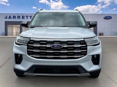 New 2026 Ford Explorer Active w/ Active Comfort Package RWD image 2