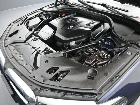 Used 2018 BMW 530i xDrive AWD/4WD image 51