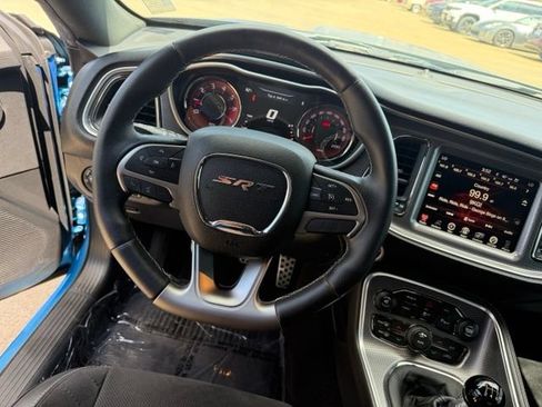 Used 2016 Dodge Challenger SRT Hellcat RWD image 10