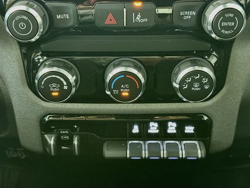 Used 2025 RAM 1500 Warlock AWD/4WD image 18