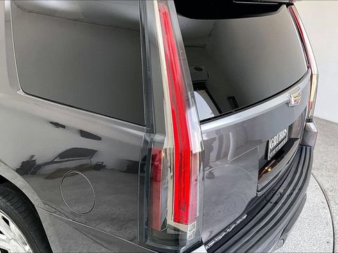 Used 2017 Cadillac Escalade Luxury AWD/4WD image 42