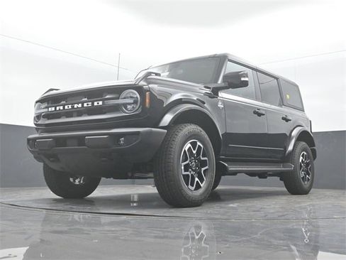 New 2025 Ford Bronco Outer Banks image 19