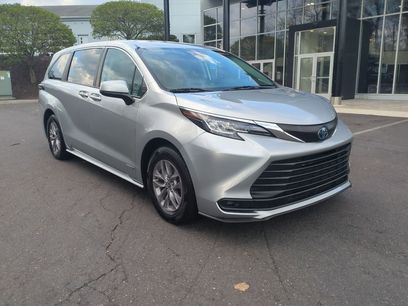 Used 2021 Toyota Sienna LE