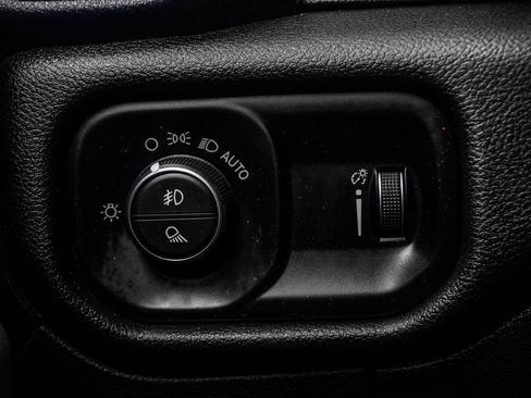 Used 2021 RAM 1500 Big Horn RWD image 31