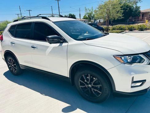 Used 2018 Nissan Rogue SV w/ Premium Package FWD image 40