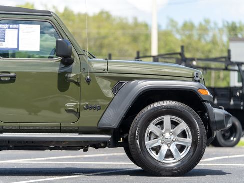 Used 2023 Jeep Wrangler Sport AWD/4WD image 7
