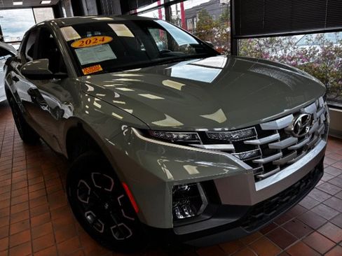 Used 2024 Hyundai Santa Cruz SEL FWD image 1