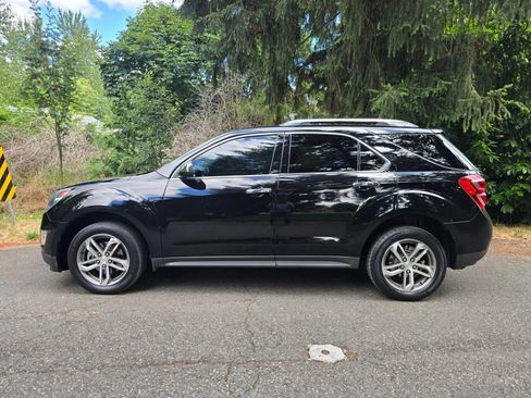 Used 2017 Chevrolet Equinox Premier w/ Enhanced Convenience Package AWD/4WD image 2