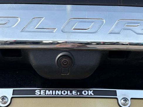 Used 2024 Ford Explorer XLT w/ Equipment Group 202A image 9