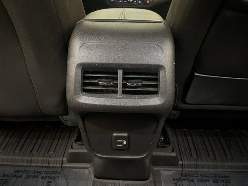 Used 2023 GMC Terrain SLE w/ Driver Convenience Package image 15