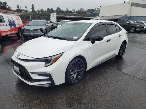 Used 2024 Toyota Corolla Hybrid Sedan image 4