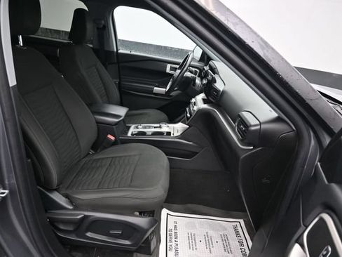 Used 2021 Ford Explorer XLT AWD/4WD image 10