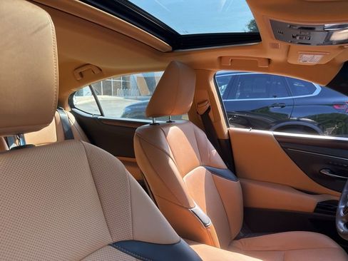 Used 2023 Lexus ES 350 w/ Premium Package FWD image 10