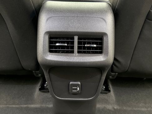 Used 2024 Chevrolet Equinox LT FWD image 16