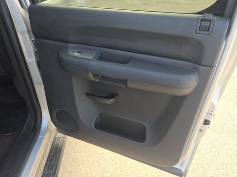 Used 2013 Chevrolet Silverado 1500 LT RWD image 24